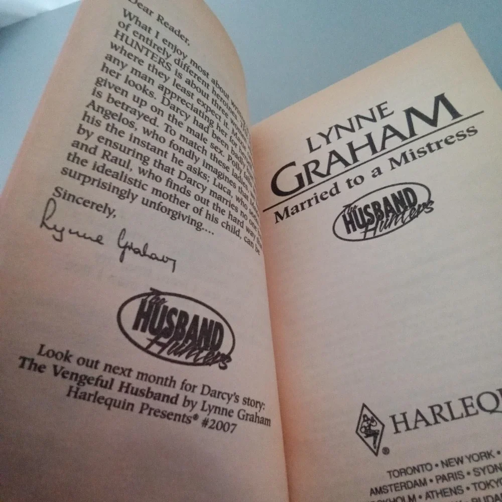 Lynne Graham Married to a Mistress Harlequin Presents 2001 The Husband Hunters